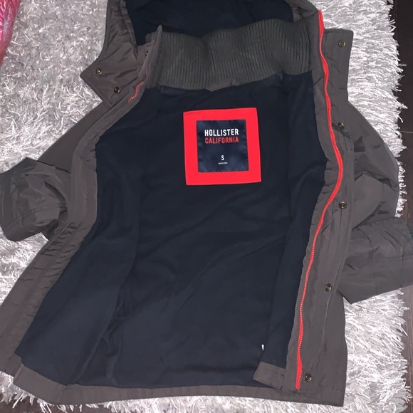 EUC! Hollister jacket with fleece inside. - Picture 5 of 11